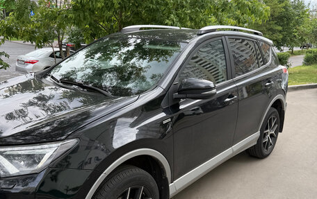 Toyota RAV4, 2017 год, 2 450 000 рублей, 2 фотография
