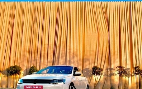 Volkswagen Jetta VI, 2012 год, 880 000 рублей, 2 фотография