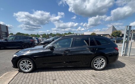 BMW 3 серия, 2022 год, 3 200 000 рублей, 3 фотография