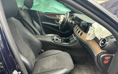 Mercedes-Benz E-Класс, 2018 год, 1 200 000 рублей, 3 фотография