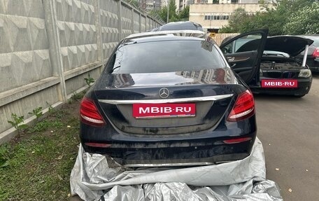 Mercedes-Benz E-Класс, 2018 год, 1 200 000 рублей, 2 фотография