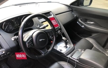 Jaguar E-Pace, 2018 год, 1 890 000 рублей, 9 фотография