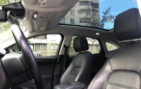 Jaguar E-Pace, 2018 год, 1 890 000 рублей, 11 фотография