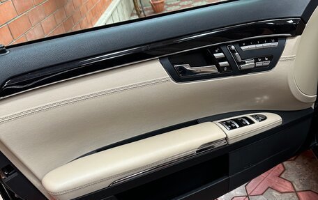 Mercedes-Benz S-Класс, 2012 год, 3 000 000 рублей, 11 фотография