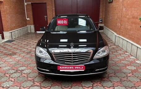 Mercedes-Benz S-Класс, 2012 год, 3 000 000 рублей, 2 фотография