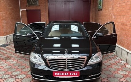 Mercedes-Benz S-Класс, 2012 год, 3 000 000 рублей, 13 фотография