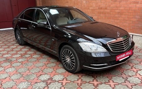 Mercedes-Benz S-Класс, 2012 год, 3 000 000 рублей, 17 фотография