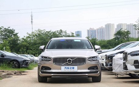 Volvo S90 II рестайлинг, 2025 год, 6 000 000 рублей, 3 фотография