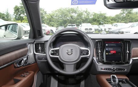 Volvo S90 II рестайлинг, 2025 год, 6 000 000 рублей, 17 фотография