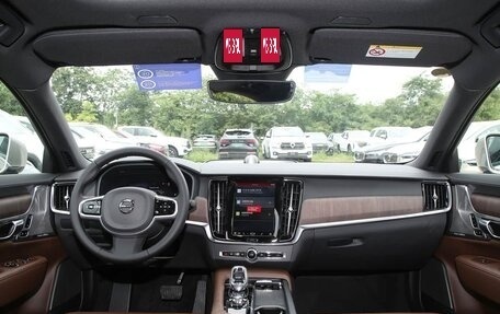 Volvo S90 II рестайлинг, 2025 год, 6 000 000 рублей, 18 фотография
