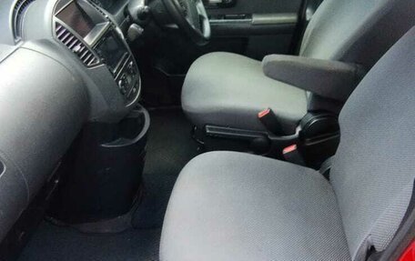 Nissan Lafesta I, 2004 год, 585 000 рублей, 4 фотография