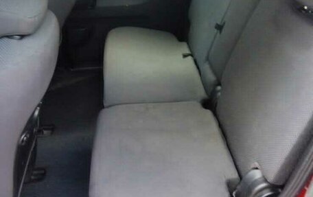 Nissan Lafesta I, 2004 год, 585 000 рублей, 5 фотография