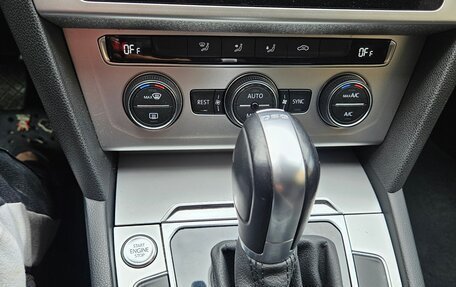 Volkswagen Passat B8 рестайлинг, 2018 год, 2 500 000 рублей, 15 фотография