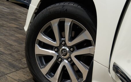 Toyota Land Cruiser 200, 2018 год, 7 500 000 рублей, 6 фотография