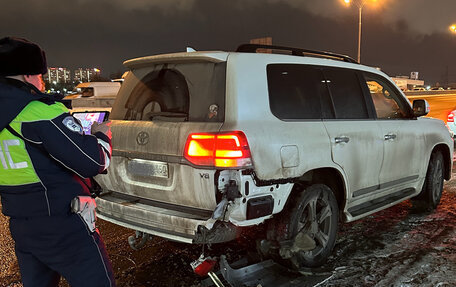 Toyota Land Cruiser 200, 2018 год, 7 500 000 рублей, 29 фотография