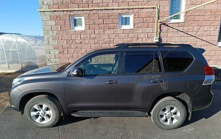 Toyota Land Cruiser Prado 150 рестайлинг 2, 2013 год, 3 200 000 рублей, 3 фотография