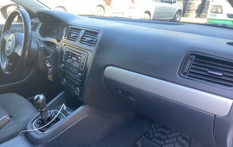 Volkswagen Jetta VI, 2011 год, 1 100 000 рублей, 4 фотография
