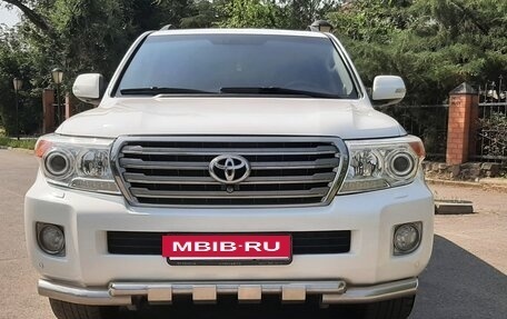 Toyota Land Cruiser 200, 2013 год, 4 200 000 рублей, 2 фотография