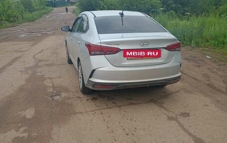 Hyundai Solaris II рестайлинг, 2021 год, 1 350 000 рублей, 2 фотография
