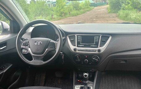 Hyundai Solaris II рестайлинг, 2021 год, 1 350 000 рублей, 7 фотография