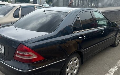 Mercedes-Benz C-Класс, 2004 год, 390 000 рублей, 3 фотография