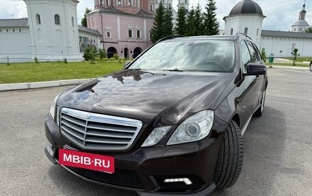 Mercedes-Benz E-Класс, 2011 год, 1 550 000 рублей, 3 фотография