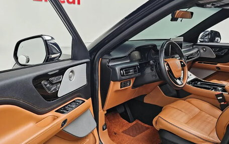 Lincoln Aviator II, 2021 год, 4 599 000 рублей, 10 фотография