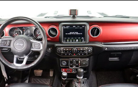 Jeep Wrangler, 2022 год, 3 980 000 рублей, 7 фотография