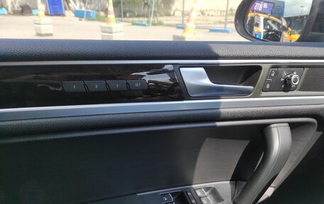 Volkswagen Touareg III, 2012 год, 2 480 000 рублей, 14 фотография