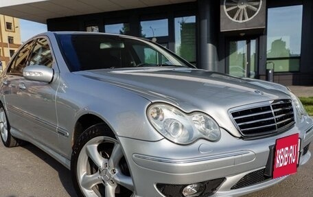 Mercedes-Benz C-Класс, 2004 год, 850 000 рублей, 3 фотография
