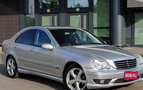 Mercedes-Benz C-Класс, 2004 год, 850 000 рублей, 4 фотография