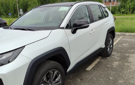 Toyota RAV4, 2024 год, 3 750 000 рублей, 3 фотография