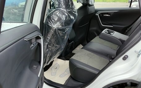 Toyota RAV4, 2024 год, 3 750 000 рублей, 8 фотография