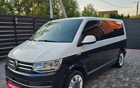 Volkswagen Multivan T6 рестайлинг, 2018 год, 4 750 000 рублей, 1 фотография