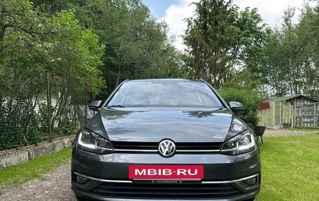 Volkswagen Golf VII, 2018 год, 1 830 000 рублей, 5 фотография