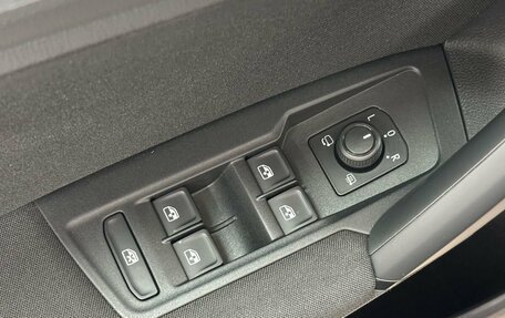 Volkswagen Tiguan II, 2020 год, 3 096 000 рублей, 16 фотография