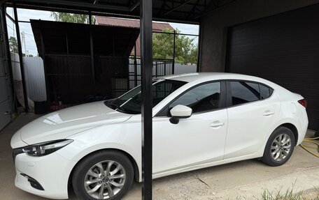 Mazda 3, 2017 год, 2 000 000 рублей, 3 фотография