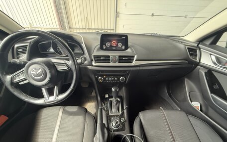 Mazda 3, 2017 год, 2 000 000 рублей, 6 фотография