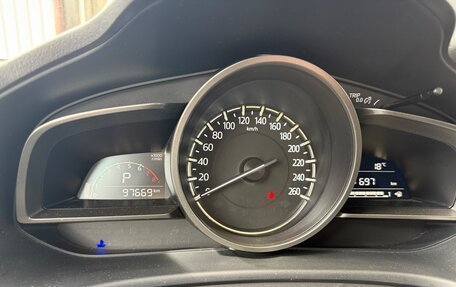 Mazda 3, 2017 год, 2 000 000 рублей, 7 фотография