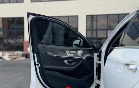 Mercedes-Benz E-Класс, 2019 год, 3 800 000 рублей, 6 фотография