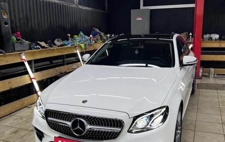 Mercedes-Benz E-Класс, 2019 год, 3 800 000 рублей, 3 фотография