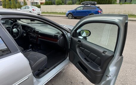Dodge Stratus II, 2001 год, 350 000 рублей, 12 фотография