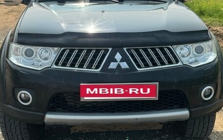 Mitsubishi Pajero Sport II рестайлинг, 2011 год, 1 215 000 рублей, 2 фотография