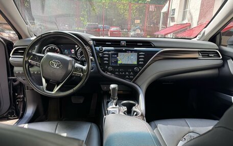 Toyota Camry, 2018 год, 3 100 000 рублей, 2 фотография