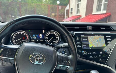 Toyota Camry, 2018 год, 3 100 000 рублей, 9 фотография
