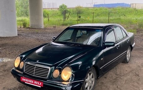 Mercedes-Benz E-Класс, 1996 год, 380 000 рублей, 2 фотография