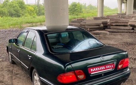 Mercedes-Benz E-Класс, 1996 год, 380 000 рублей, 3 фотография