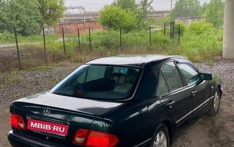 Mercedes-Benz E-Класс, 1996 год, 380 000 рублей, 4 фотография