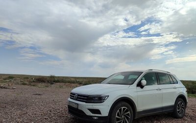 Volkswagen Tiguan II, 2018 год, 2 200 000 рублей, 1 фотография
