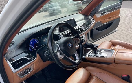 BMW 7 серия, 2017 год, 13 фотография